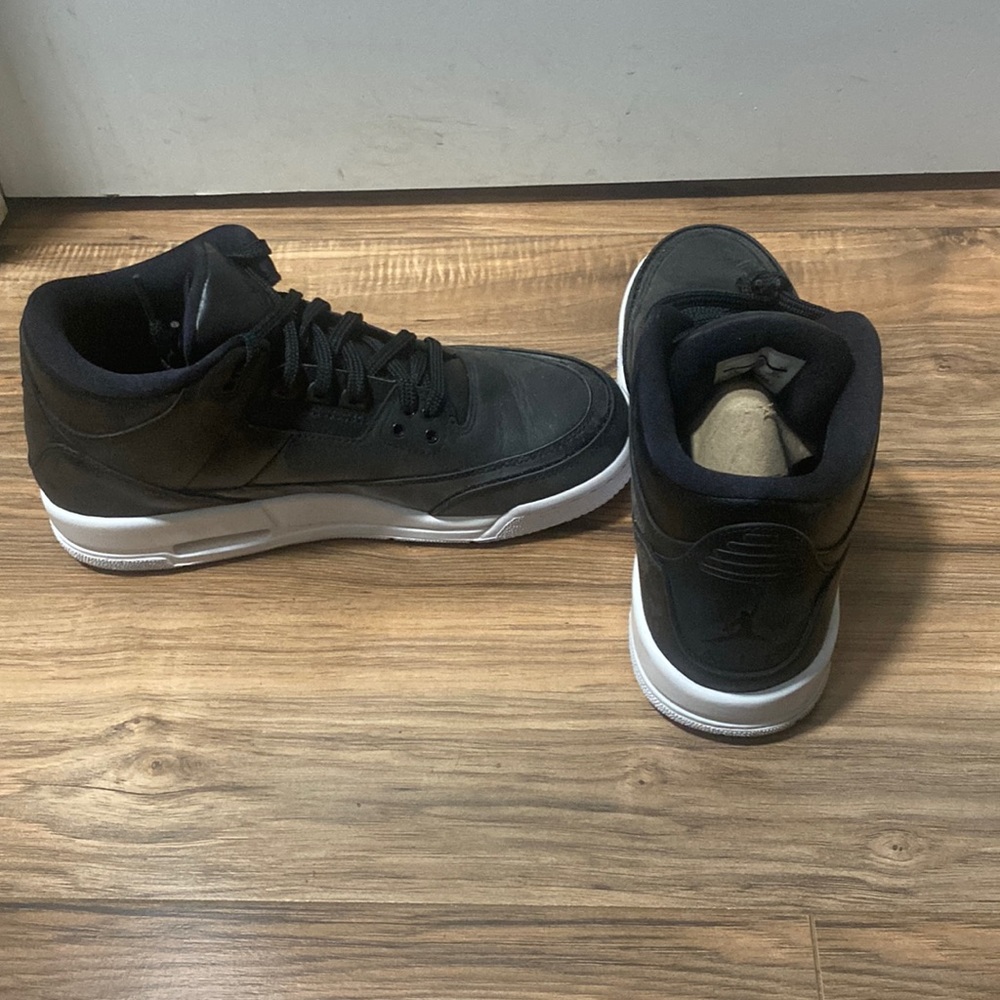 Boys shoes